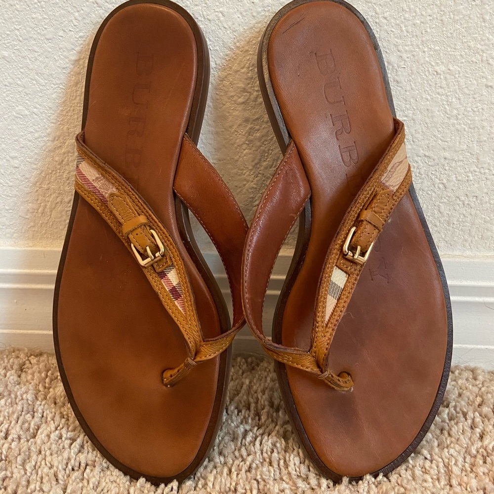 Burberry Leather Women’s Flip Flop Sandals Size 5